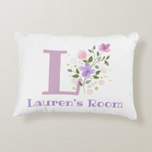 Naam en Initiaal op een Floral Design.  Accent Kussen (Achterkant)