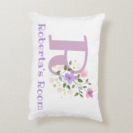 Naam en Initiaal op een Floral Design.  Accent Kussen (Achterkant (Verticaal))