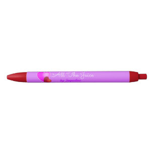 Naam en titel met rode en roze harten op roze zwarte inkt pen