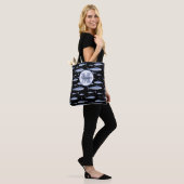 Naam en Waterverf Monogram Shark Jellyfish | Zwart Tote Bag (Op model)