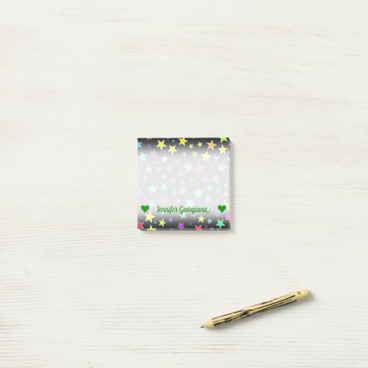  naam; flauw, kleurrijk sterrenpatroon post-it® notes (Op bureau)