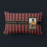 Naam gamer-partij en foto-rood/zwarte lumbale pilo kussen<br><div class="desc">Jullie zijn allemaal klaar voor de verjaardag van je Gamer! Je hebt een foto en de naam van je gamer nodig. Dit past snel aan: upload uw foto (het zal in het lijst passen) en typ de naam in het personalize vakje. Geweldig geheugen. OOK, kunt u een speciale naam of...</div>