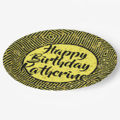 Naam: Geel/zwart, Happy Birthday Diagonal Stripes Papieren Bordje (Gekanteld)