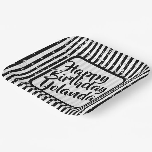 Naam Gelukkige Verjaardag Zwart Wit Strepen Patroo Papieren Bordje (Gebogen)