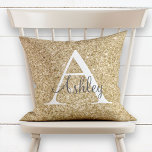 Naam goudmakreel kussen<br><div class="desc">Elegant Girly Gold Sequin Sparkle Monogram Name Pillow. Deze schattige, meisjes kussen kunnen worden aangepast met je initiaal en voornaam. U kunt de kleur van de tekst en de doopvontstijl veranderen om het ontwerp verder aan te passen. Ideaal voor een meisjesslaapkamer! Wilt u dit ontwerp zien op overeenkomende objecten? Neem...</div>