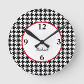 Naam, Houndstooth Patroon Rood Accent 8-in Acryl Ronde Klok (Voorkant)