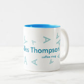 naam & initiaal letter, blauwe typografie cool tweekleurige koffiemok (Voorkant rechts)