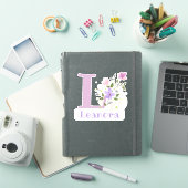 Naam Leanora & Initiaal met Bloemendesign Sticker (iPad Cover)