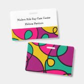 Naam modern kleurrijk dagzorgcentrum badge (Voor- en achterkant)