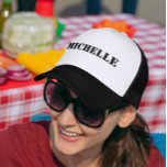 Naam op maat monogram trucker pet<br><div class="desc">Dit ontwerp is ook beschikbaar voor andere telefoonmodellen. Kies Apparaat type om andere hoesjes voor iPhone, Samsung Galaxy of Google te bekijken. Sommige stijlen kunnen worden gewijzigd door Stijl te selecteren, indien beschikbaar.</div>