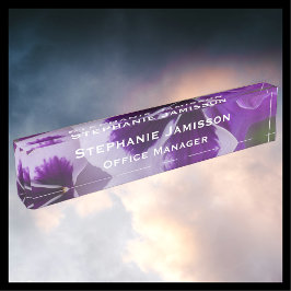 Naam paarse bloemen en Bord Naam titelbureau Naambordje