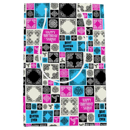 Naam & Relatie Verjaardag Magenta & Blauw toevoege Medium Cadeauzakje (Voorkant)