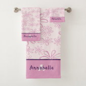  Naam & Roze & Blush Bloemen Doodle Patroon Bad Handdoek (Insitu)