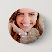 NAAM SCRIPT RONDE BUTTON 5,7 CM (Voorkant)