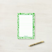 Naam: Sint Patrick's Green Random Shamrock Pattern Post-it® Notes (Op bureau)