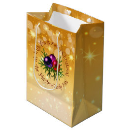 Naam toevoegen met kerstmis op Gold Medium Gift Ba Cadeauzakje