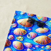 Naam toevoegen, zeeschelpen op Blauw zand Strandlaken (In situ)