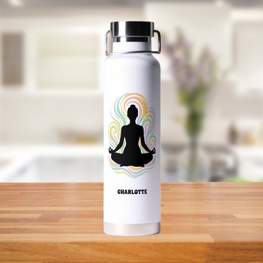 Naam van yogahouding kronkelt waterfles