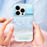 Naam voorbeeldfoto van Californische Ocean Beach W iPhone 16 Pro Hoesje<br><div class="desc">Ontspan je terwijl je je herinnert hoe de golven in en uit gaan. Breedte, verken en geniet van de eenzaamheid van een leeg Californische strand met deze verbluffende, pastelblauwe en witte oceaan van fotografie, gepersonaliseerde naamcel-telefoonbehuizing. Het is een geweldig cadeau voor iemand speciaal! Typ alleen de naam van uw keuze...</div>