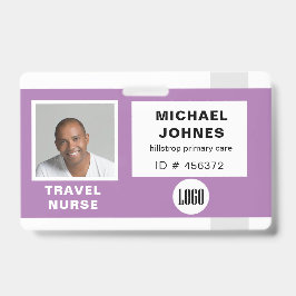 naamkaart met logo en foto van werknemer badge