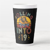 Naar 19 jaar oud latte mok (Voorkant)