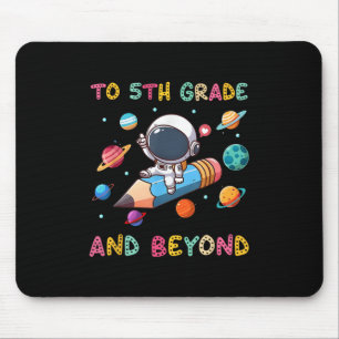 Naar 5e klas en verder Astronaut Outer Space Firs Muismat