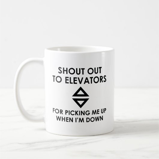 Naar boven gaan met liften koffiemok (Links)