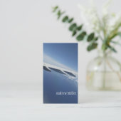 Naar boven in het vliegtuig met de lucht- en vlieg visitekaartje (Staand voorkant)