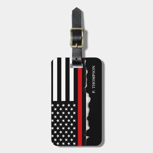 Naar buiten gerichte Amerikaanse vlag met Thin Red Bagagelabel (Voorkant verticaal)