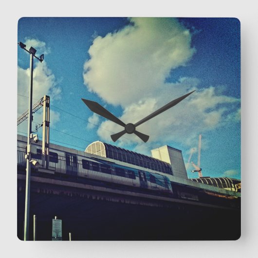 Naar de trein kijken vierkante klok (Voorkant)