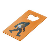 Nacht Bos Bigfoot Creditkaart Flessenopener (Voorkant Gekanteld)