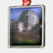 Nacht gebouwen: digitale "impressie" metalen ornament (Links)