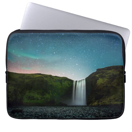 Nacht op Skógafoss Laptop Sleeve (Voorkant)