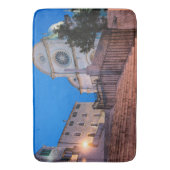 Nacht uitzicht trappen en kerk in Split, Kroatië Badmat (Voorkant Verticaal)