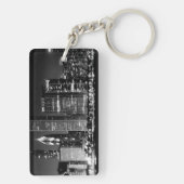 Nacht uitzicht van het beroemde cityscape van Chic Sleutelhanger (achterkant)