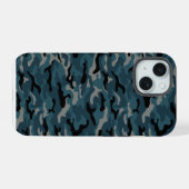 Nachtblauwe camo camouflage iPhone 15 case (Achterkant horizontaal)