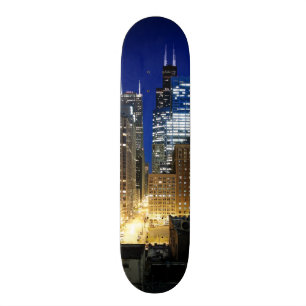 Nachtelijk uitzicht van de stad Chicago Skateboard