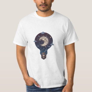 Nachtelijke hemel en huisje in een gloeilamp t-shirt
