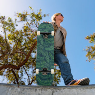 Nachtelijke tropische palmbladeren persoonlijk skateboard