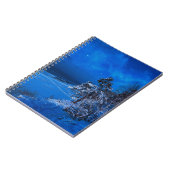 Nachtelijke winterscène met sneeuw bedekte sinnen notitieboek (Linkerzijde)