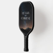 Nachtlucht bruiloft onder de sterren pickleball paddle (Links)