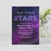 Nachtnacht onder de uitnodiging van de sterretdag (Staand voorkant)