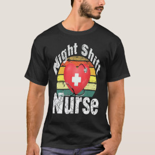 Nachtploeg verpleegster Verpleegster slaapt overd T-shirt