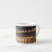 Nachtreflecties op de brug over de Oakland Bay. Espresso Kop (Voorkant rechts)