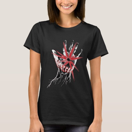 Nagepiercte handen t-shirt (Voorkant)
