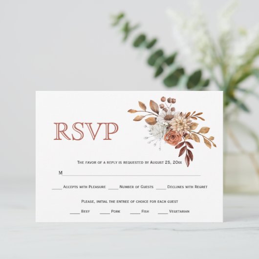 Naherfst bloemen en herfst van naaldbladeren RSVP kaartje (Staand voorkant)