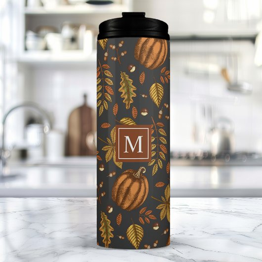 Naherfstpompoenpatroon van de fall Leaves Monogram Thermosbeker