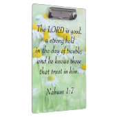 Nahum 1:7 klembord (Rechts)