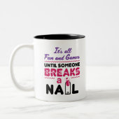 Nail tech All Fun and Games tot Breaks Nail Tweekleurige Koffiemok (Links)