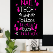Nail Tech met Tattoos Poster (Thuiskantoor)